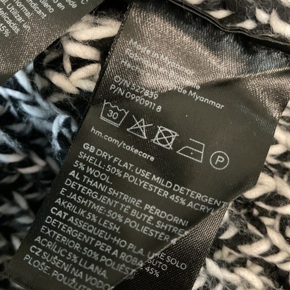 H&M Black White Marled Chunky Knit Turtleneck Sweater Size Medium - Picture 6 of 6